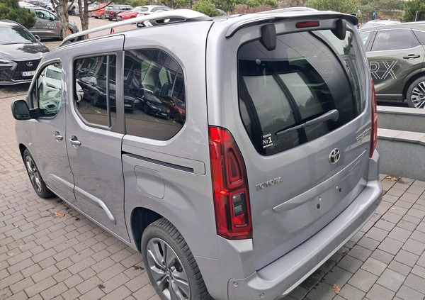 Toyota Proace City Verso cena 89900 przebieg: 147200, rok produkcji 2020 z Chociwel małe 37